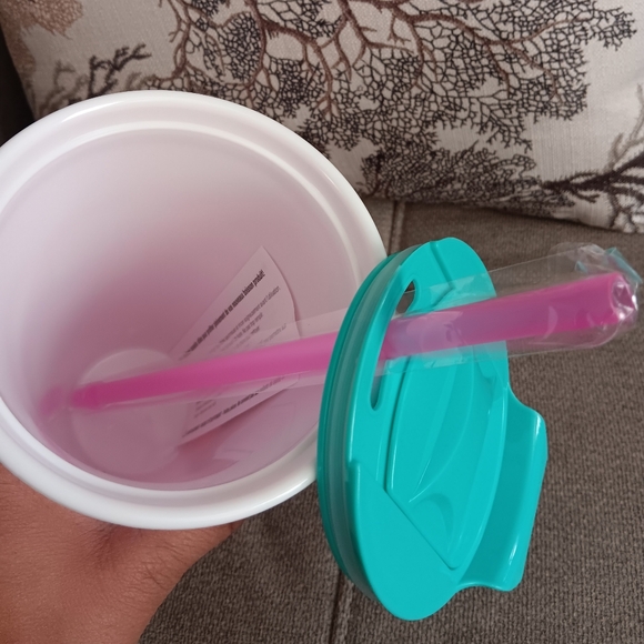 3 For $25🚨Golden Girls "Stay Golden" 32oz Travel Tumbler NWT - Picture 4 of 5